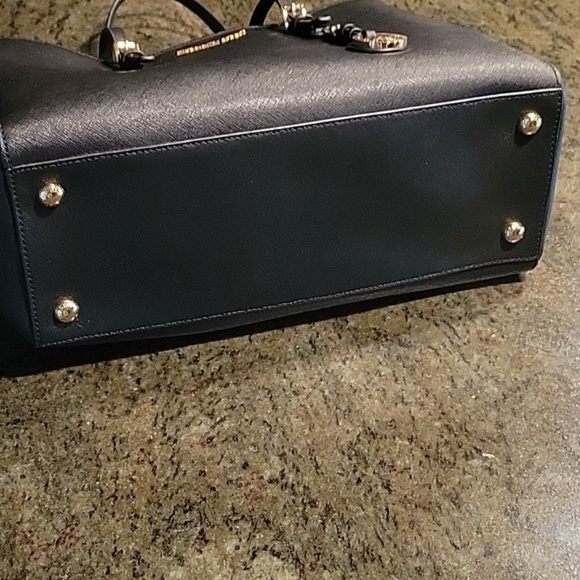 Like New MK Tote - Picture 2 of 9